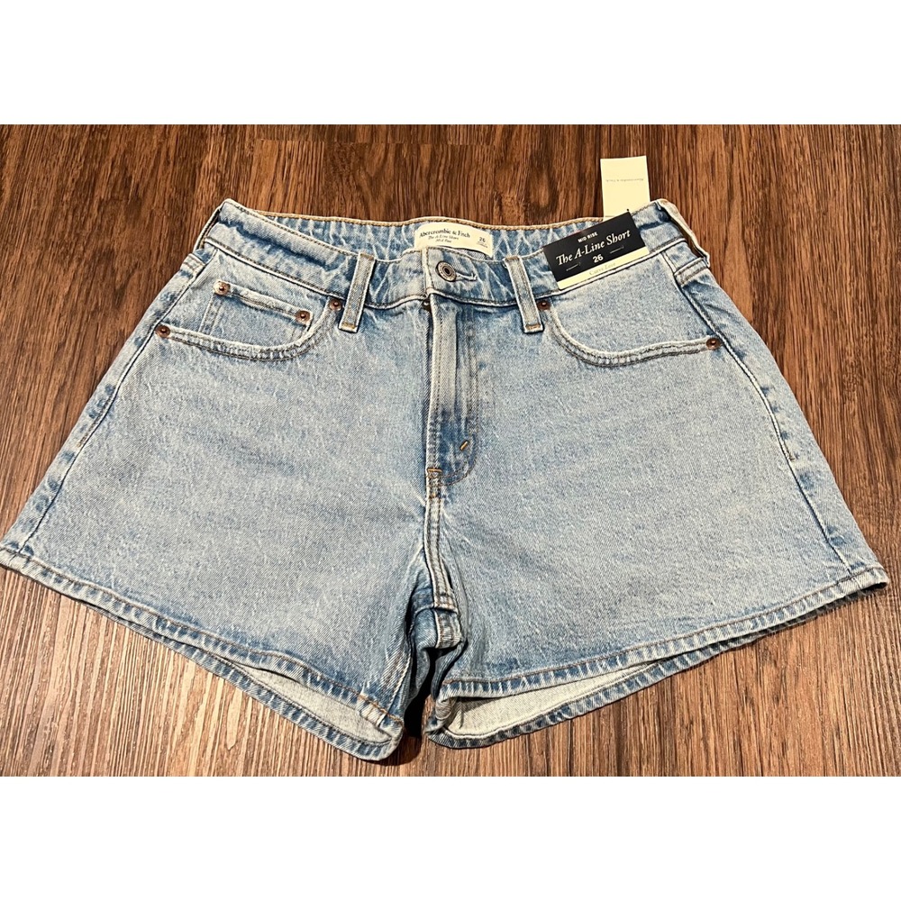 Abercrombie & Fitch Curve Love The A-Line Short Mid Rise Light Wash Denim sz 26